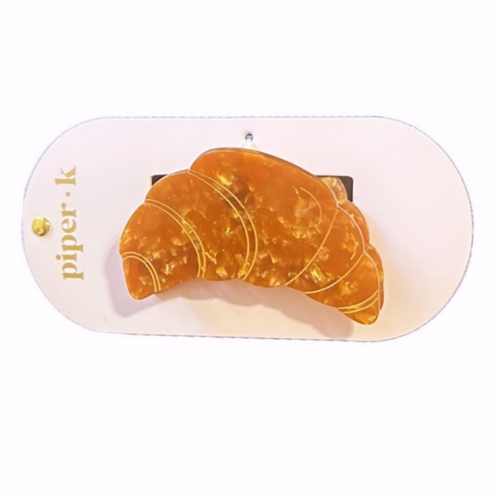 NWT ⚜️🥐⚜️ Piper K Adorable Croissant Hair Claw Clip
